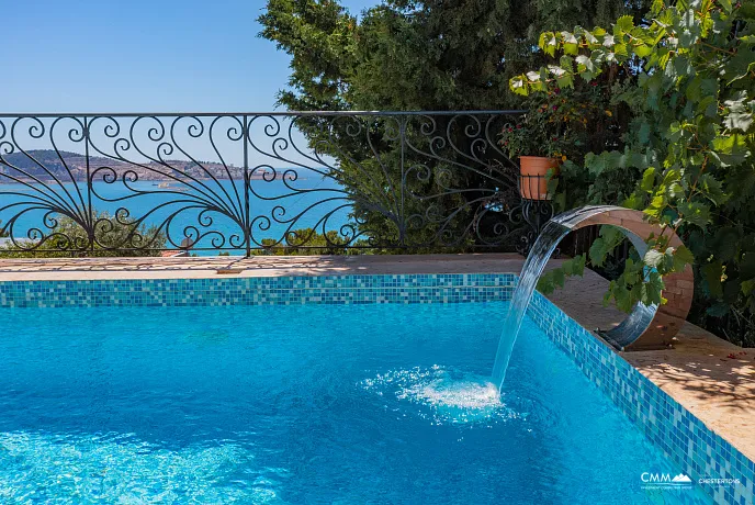 Wunderschönes Haus mit Meerblick und Pool zu verkaufen